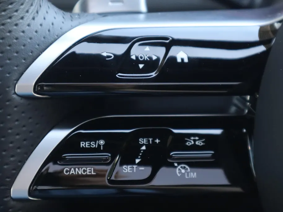 Mercedes-Benz GLE 400 e 4MATIC AMG Line l Trekhaak l Panoramadak l stoelverwarming l Leder