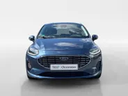 Ford Fiesta 1.0 EcoBoost Hybrid Titanium | Stoel/stuur en voorruitverwarming | Cruise control | Parkeersensoren |