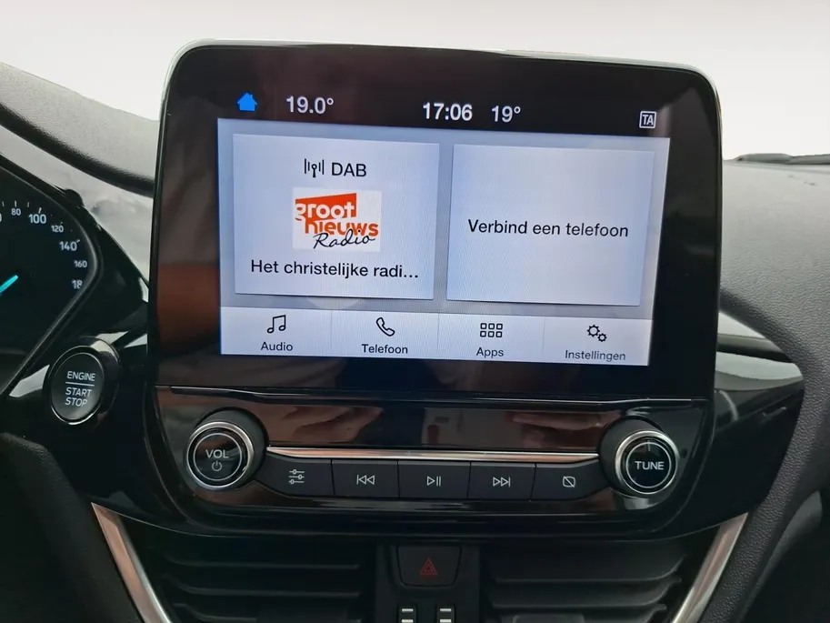 Ford Fiesta 1.0 EcoBoost Hybrid Titanium | Winterpack | Keyless entry | Led verlichting | verwarmbare stoelen | DAB+ |