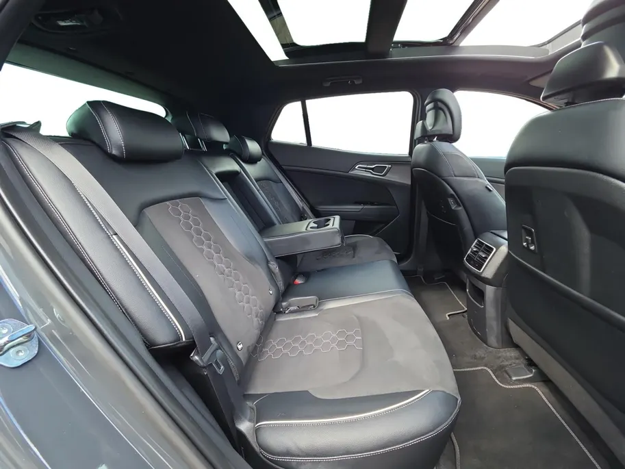 Kia Sportage 1.6 T-GDi Plug-in Hybrid AWD GT-Line | Zeer compleet | Trekhaak | Elektrische achterklep | Panoramadak | Fabrieksgarantie t/m  11-05-2030 + 3x 1 jaar* | NAP