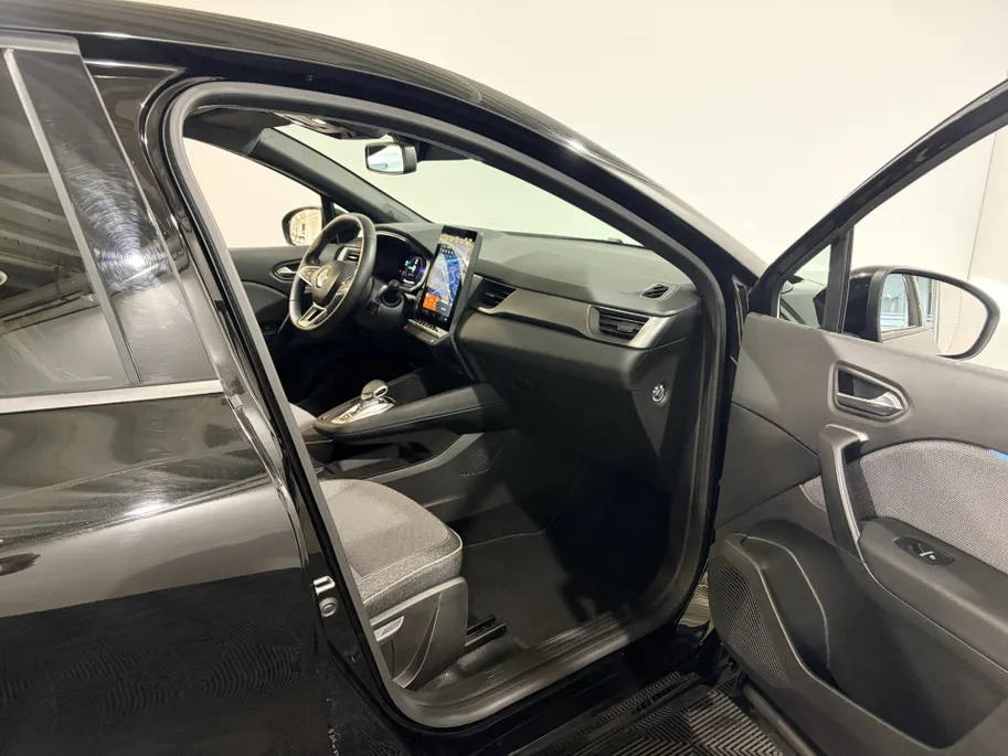 Renault Captur 145PK E-Tech full hybrid techno Automaat | 1ste Eigenaar | Google Built-in | Apple Carplay/Android Auto | Camera | Parkeersensoren | Lichtmetalen Velgen | LED Lampen | Digitale Cockpit | Licht & Regen Sensor | Armsteun |