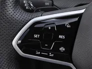 Volkswagen Golf 1.5eTSI/150PK R-Line · Apple/Android Car Play · 17'' Velgen ·  Rijprofielkeuze · LED