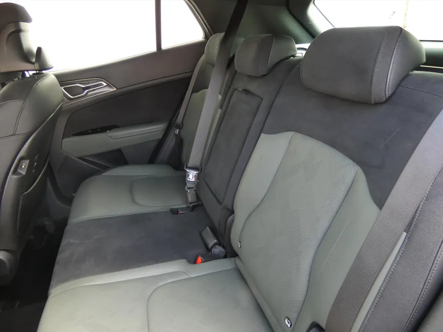 Kia Sportage 1.6 T-GDi 230pk Hybrid AT6 Dark Edition