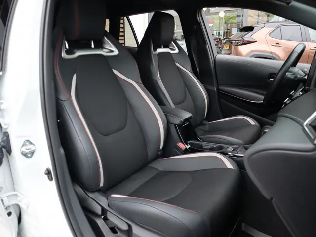 Toyota Corolla Touring Sports Hybrid 140 GR Sport | Blindspot | Parkeersensoren