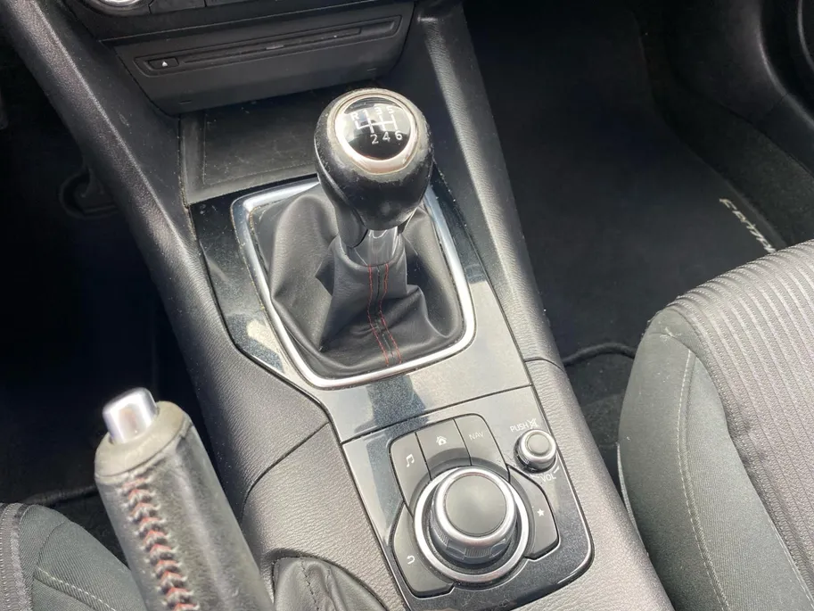 Mazda 3 2.0 Skylease Nederlandse auto | Navigatie | Trekhaak | Parkeersens | Cruise | etc.