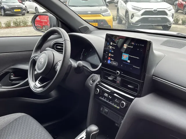 Toyota Yaris Cross 1.5 Hybrid 130 Dynamic | Stuur en Stoelverwarming | All Seasons
