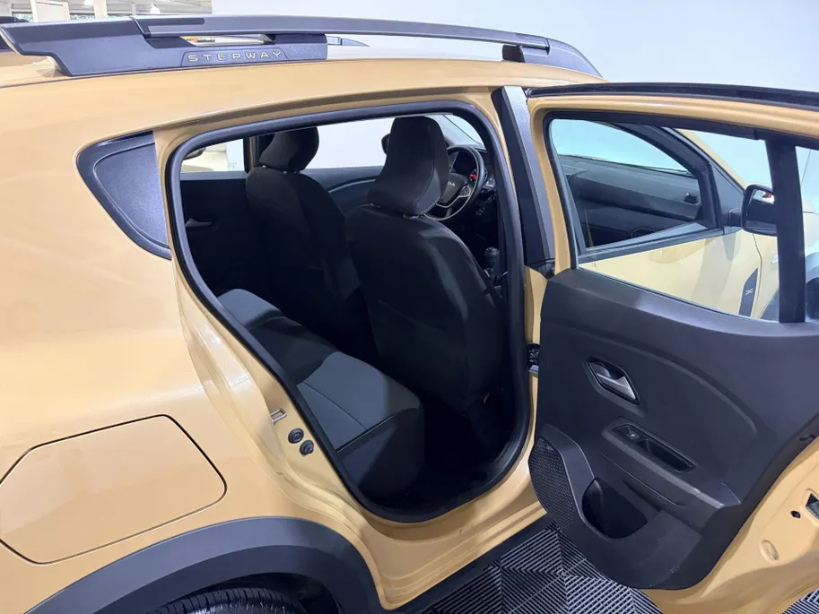 Dacia Sandero Stepway 100PK TCe ECO-G Extreme (LPG) | 1ste Eigenaar | Trekhaak | 1100KG Trekgewicht | Camera | Apple Carplay/Android Auto | Parkeersensoren | Lichtmetalen Velgen | Licht & Regen Sensor | LED Lampen|