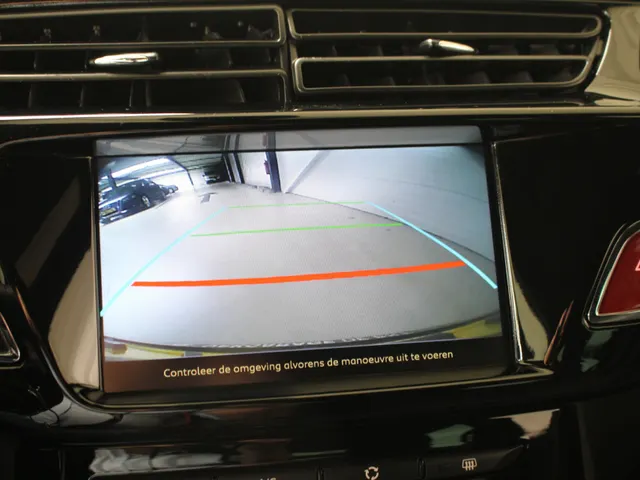 DS DS 3 1.2 PureTech Connected Chic Automaat Cruise Control | Climate Control | 4 Seizoenen Banden
