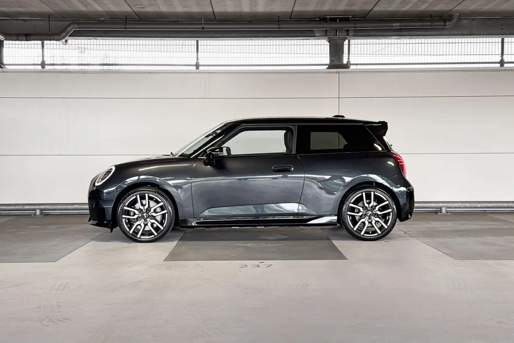 MINI Cooper 3-deurs Electric Cooper E John Cooper Works M 40.7 kWh