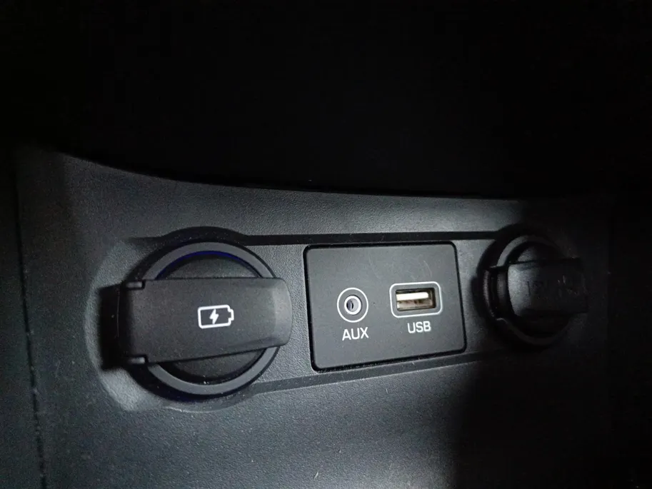 Hyundai i20 1.0 T-GDI Comfort Automaat | All weatherbanden | Trekhaakl | Navigatie | Camera |