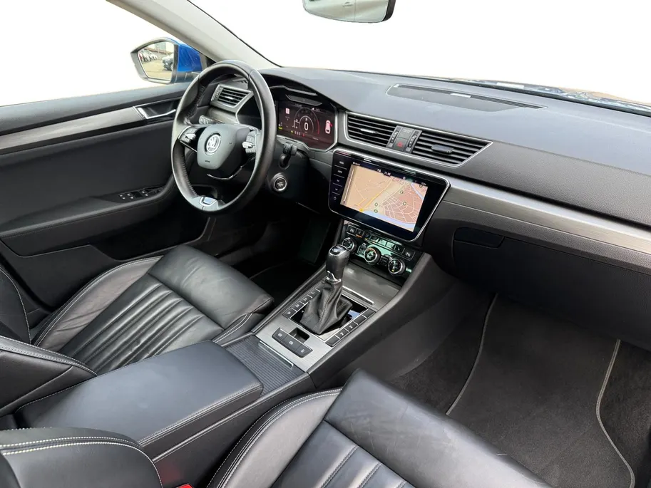 Škoda Superb Combi 1.4 TSI iV Business Edition Plus *Automaat*Navi+Camera*Parkeersensoren*Elekt. Stoelen*Lederen bekleding*Winter Pack*VOL OPTIES!