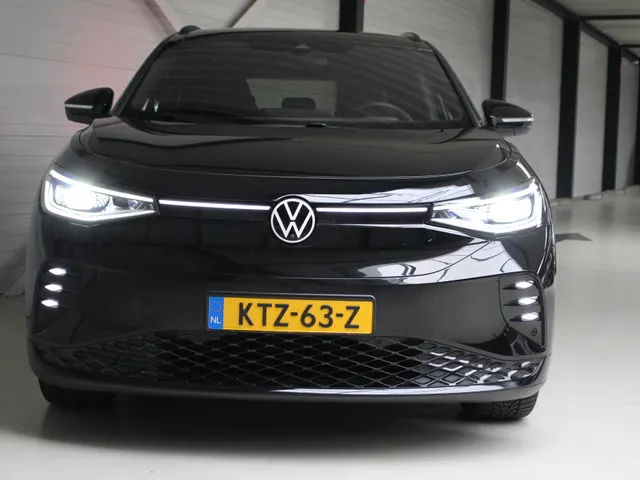 Volkswagen ID.4 GTX 300PK 4Motion Navigatie | Panoramadak | H.U.D | Keyless | El. Stoelverstelling | 93% SoH