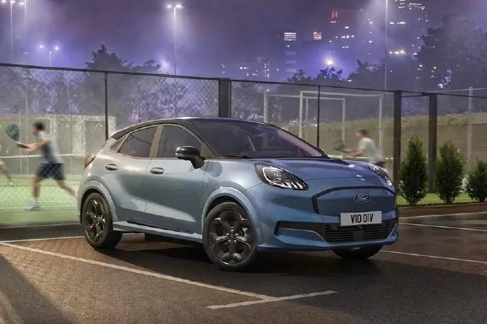 Ford Puma Gen-E Premium 46,8 kWh Blue Cruise Edition | Handsfree rijden* | Vapor Blue | 18' Zwarte velgen | Blue Cruise | Driver Assistance Pack | 0,99% rente icm Ford Options