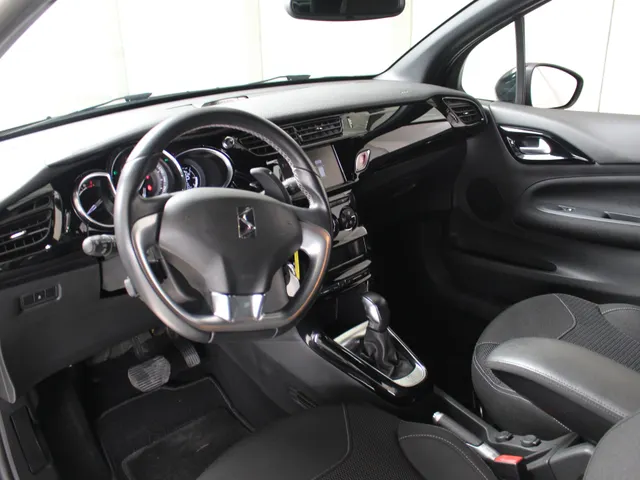 DS DS 3 1.2 PureTech Connected Chic Automaat Cruise Control | Climate Control | 4 Seizoenen Banden