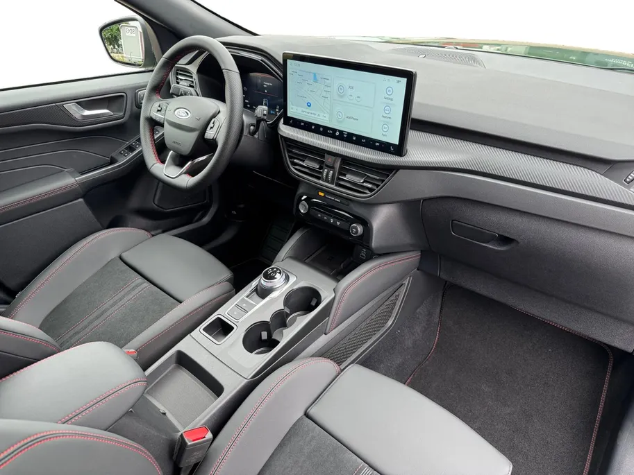 Ford Kuga 2.5 PHEV ST-Line X | Te bestellen | Actiekorting €4000,- | Trekhaak | 2100 KG Trekgewicht | Winter Pack |