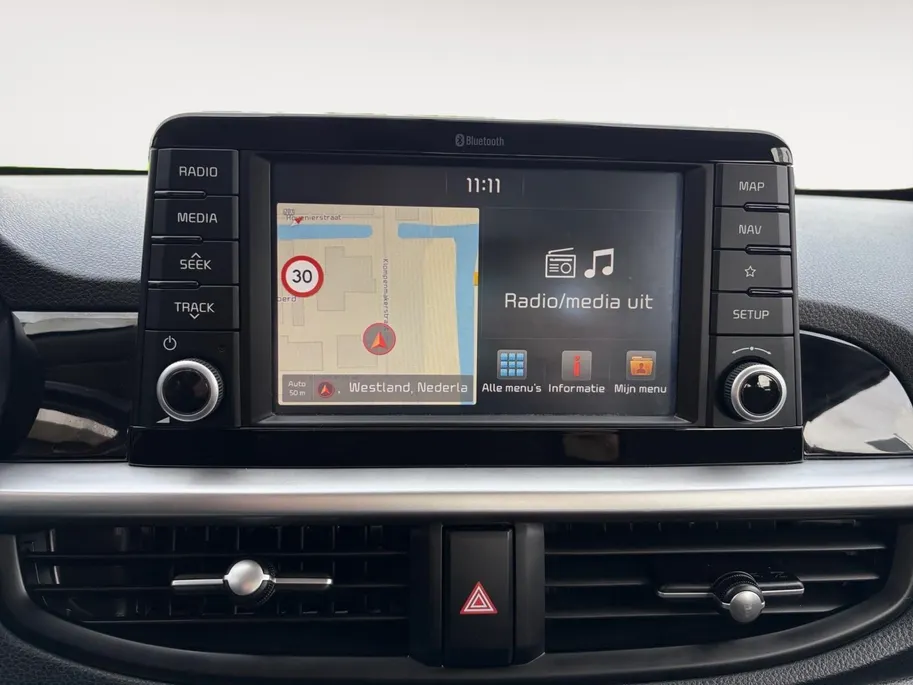 Kia Picanto 1.0 CVVT First Edition | All-Seasonbanden /Apple Carplay/ Android Auto | Navigatiesysteem | Cruise Control | Climate Control | Parkeercamera Achter | Lichtsensor | 15' Lichtmetalen Velgen