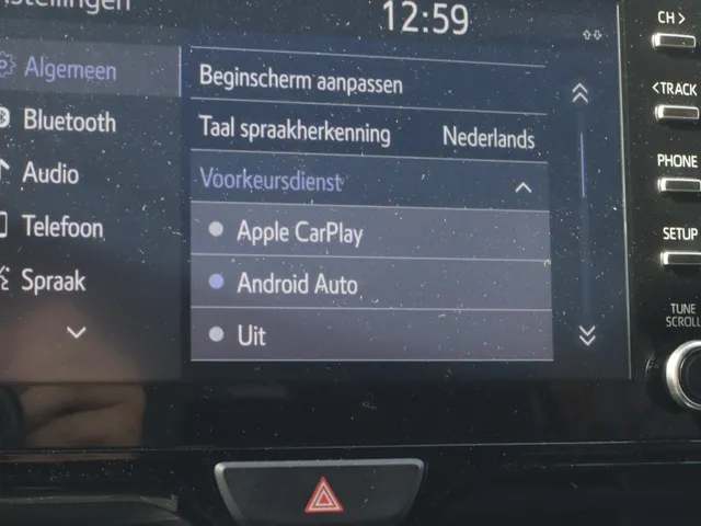 Toyota Yaris Cross 1.5 Hybrid Dynamic Trekhaak | Stoel en stuurverwarming | Parkeersensoren