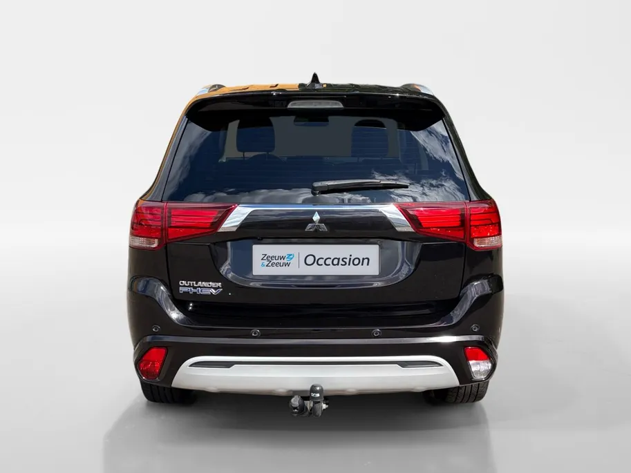 Mitsubishi Outlander 2.4 PHEV Intense Apple Carplay/Android Auto , electronic climate controle , leder , stoelverwarming , lm velgen , cruise , trekhaak .