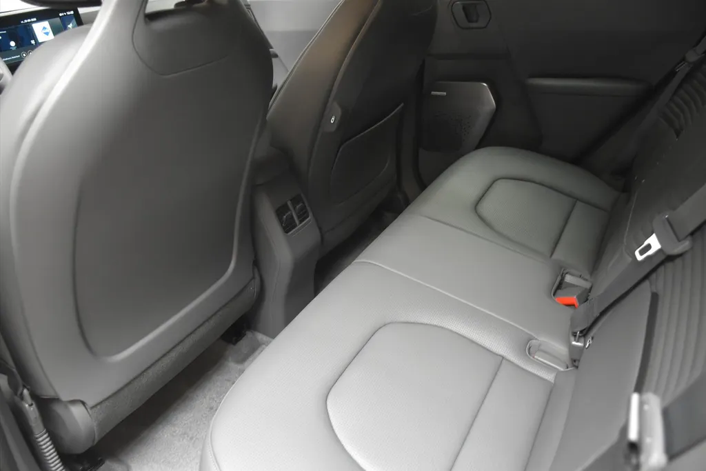 Kia EV2 61 kWh 135pk (5-zits) Black-Line