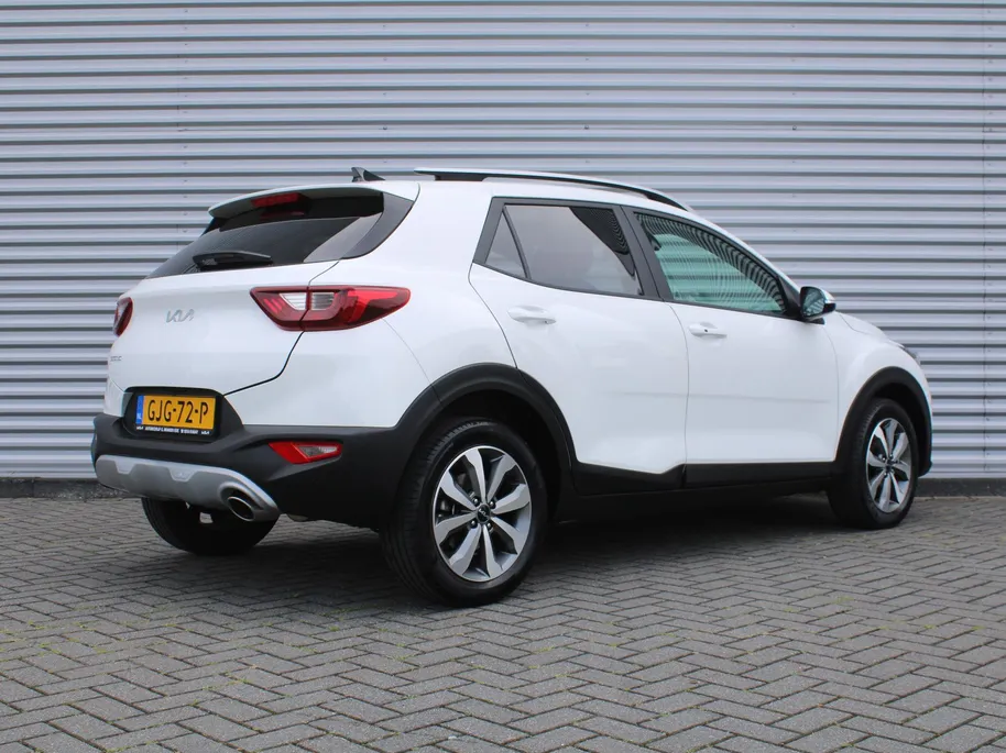 Kia Stonic 1.0 T-GDi MHEV DynamicPlusLine | Stuur-/stoelverwarming | Camera | Clima | Cruise | 16' LM | Navi | LED | Keyless |