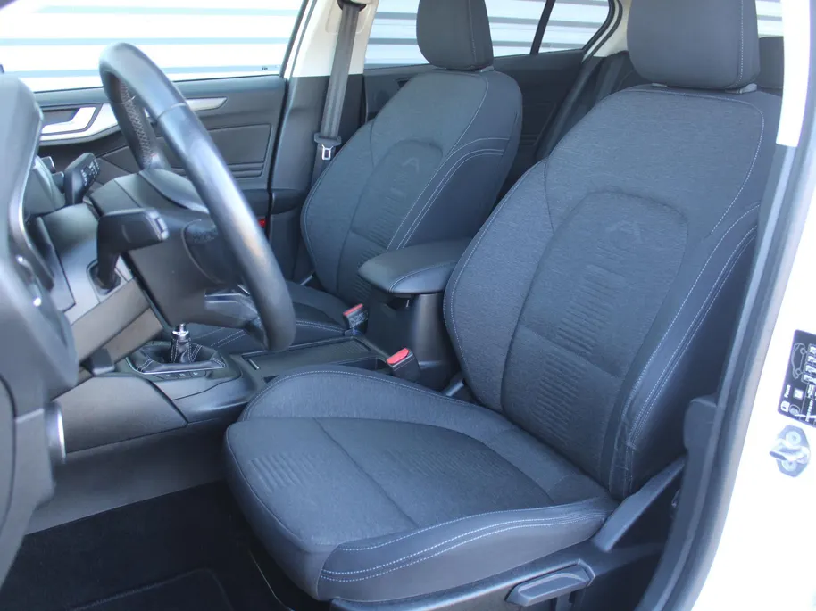 Ford Focus 1.0 EcoBoost Active Business | Trekhaak | Panoramadak | Stuur-/stoel-/voorruitverwarming | Camera | Navi | 18' LM | LED | Cruise adapt. | B&O audio | Zeer nette auto!! |