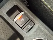 Renault Captur 160PK E-Tech Full Hybrid Techno Automaat | Camera | Parkeersensoren | Adaptive Cruise Control | Climate Control | Apple CarPlay/Android Auto | Full LED | Licht & Regen Sensor | Lichtmetalen Velgen |