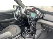 MINI Cooper 1.5 Cooper Business Edition Automaat | Navi | Clima | Cruise Control | LM Velgen | LED-Koplampen