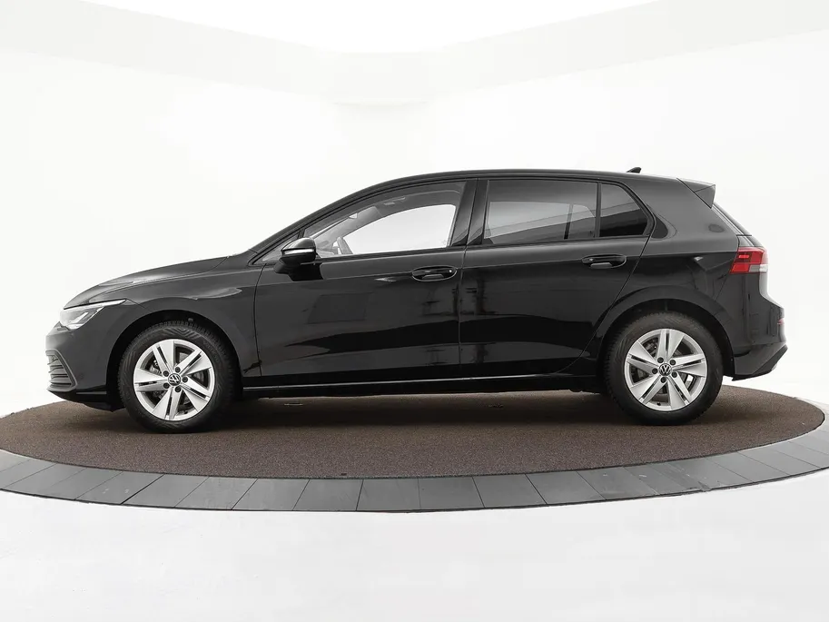 Volkswagen Golf 1.0 eTSI 110pk DSG Life · Camera · Apple/Android Car Play · Navigatie · P-Sensoren · 16'' Inch · Garantie t/m 04-02-2028 of 100.000km