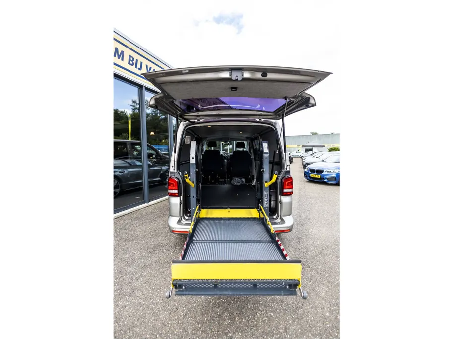 Volkswagen Transporter 2.0 TDI L2H1 Invalide uitvoering / aanpassing