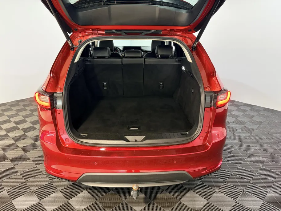 Mazda CX-60 325PK e-SkyActiv PHEV Takumi Automaat | Trekhaak | Digital Cockpit | 360 Camera | Head-Up Display | Schuif/Kantel Dak | Stoel & Stuurwiel Verwarming | Apple Carplay/Android Auto | Adaptieve Cruise Control | Dode Hoek Detectie | Elektrische Achterklep |