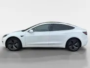 Tesla Model 3 Standard RWD Plus 60 kWh 87,8% SoH | 448Km Actieradius | Goed onderhouden! | Panoramadak | Elektr. Stoelen | Autopilot | 12 maanden garantie! |