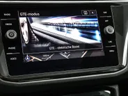 Volkswagen Tiguan 1.4 TSI 245pk eHybrid Elegance · Panoramadak · Camera · P-Sensoren · Dodehoek Detectie · 19'' Inch ·