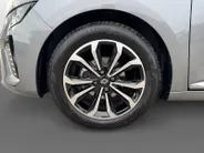 Renault Clio 90PK TCe GPF Techno | 9,3' Navi | Camera | Parkeersensoren | Cruise Control | Climate Control | Licht & Regen Sensor | Apple CarPlay/Android Auto | Full LED | Lichtmetalen Velgen |