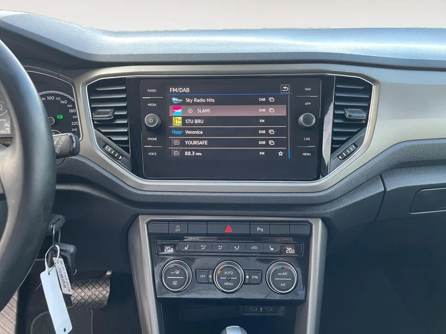 Volkswagen T-Roc 1.5 TSI Sport | Automaat DSG | Navi | Trekhaak | Stoelverwarming