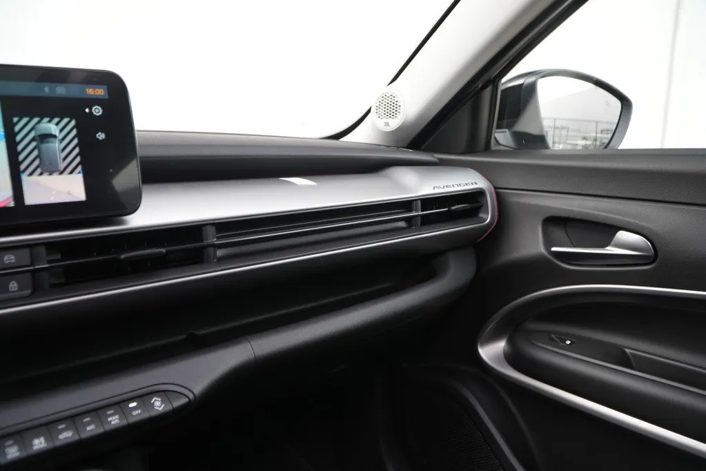 Jeep Avenger 1.2 e-Hybrid Summit | Pano | Navi | JBL | Camera | Winter | 18'