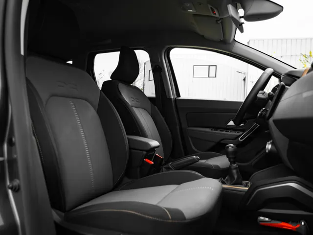 Dacia Duster 1.0 TCe 100 ECO-G Extreme | Stoelverwarming voor | 360 graden camera | Navigatie | Climat Control |