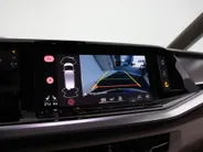 Volkswagen Multivan 1.4 218pk DSG eHybrid L2H1 Life Business · Glazen dak · Trekhaak · Camera · Elek. Schuifdeuren · Apple/Android Car Play · 7 Persoons · 18'' Inch · Garantie t/m 02-06-2028 of 100.000km