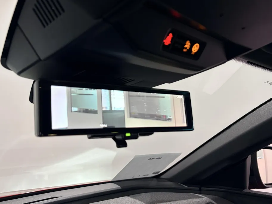 Renault Megane E-Tech 220PK EV60 Optimum Charge Techno Automaat | Pack Winter | Adaptive Cruise Control | 360 Camera | Apple CarPlay/Android Auto | Parkeersensoren | Full LED | Digital Cockpit | Lichtmetalen Velgen |