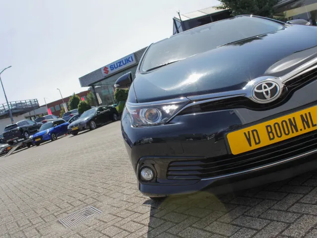 Toyota Auris 1.2T Dynamic | Navi | Cruise | Clima | Trekhaak