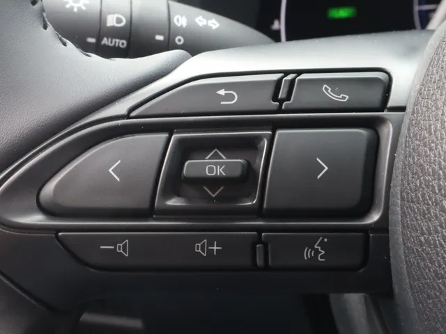 Toyota Aygo X Hybrid 115 play | LM Velgen | Stoelverwarming