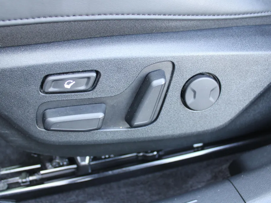 Kia EV6 Plus 77.4 kWh | Stuur-/stoelverwarming + ventilatie | Elektr. stoelverstelling + achterklep | Warmtepomp | 19" LM | Camera | LED |