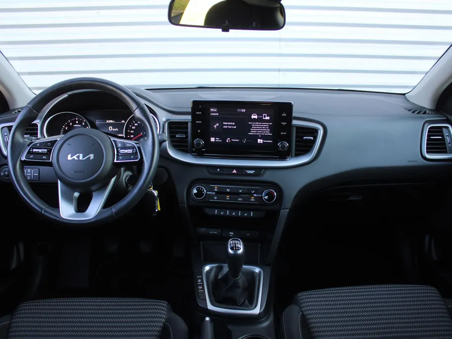 Kia XCeed 1.5 T-GDI MHEV DynamicLine | Android Auto/Apple Carplay | Stoel-/stuurverwarming | 16' LM | Camera | Zeer weinig km |