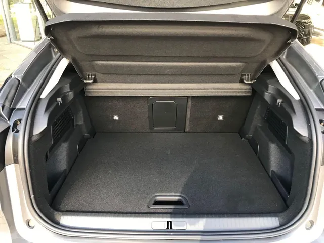 Citroën C4 1.2 Hybrid 136 Max