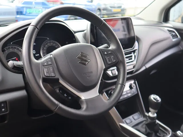 Suzuki S-Cross 1.4 BoosterJet Style Hybrid All Seasons | 360 camera | Leder