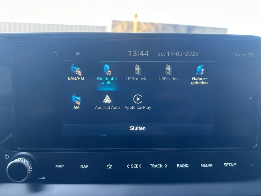 Hyundai i20 1.0 T-GDI Premium | Trekhaak| Lichtmetalen velgen| Automaat| Navigatie | Stoel verwarming| Stuur verwarming| Vol met opties!