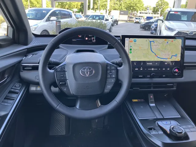Toyota C-HR+ First Edition 77 kWh | Bi-Tone | 20'| Stoel&Stuurverw | Camera