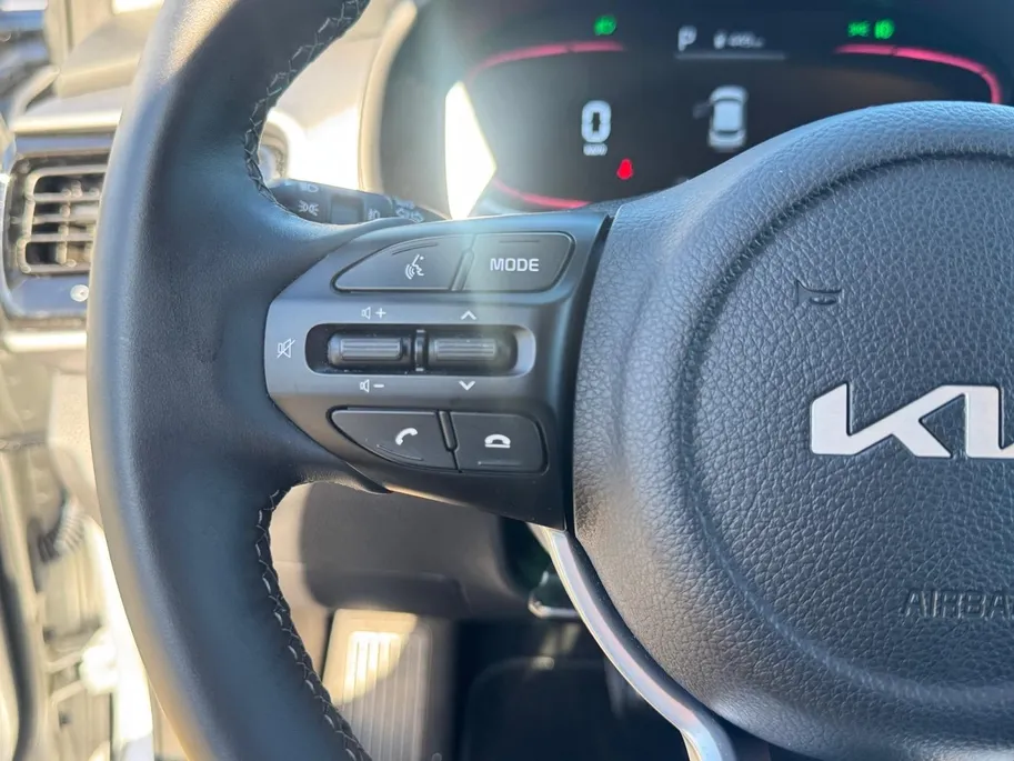 Kia Stonic DynamicLine Automaat | Navi | Clima | Camera | Cruise Control | LM Velgen | Apple Carplay | Android Auto