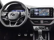 Škoda Kamiq Monte Carlo 1.0 TSI 85kW/115PK SUV 6 versn. handgeschakeld | Metallic Lak | Winter pakket | 17'' Lichtmetalen Velgen | DEMO Deal!