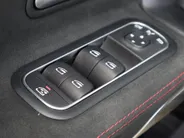 Mercedes-Benz A-Klasse 250 e AMG Line | HUD | Multispaak | LED | Navigatie | Camera | Automaat