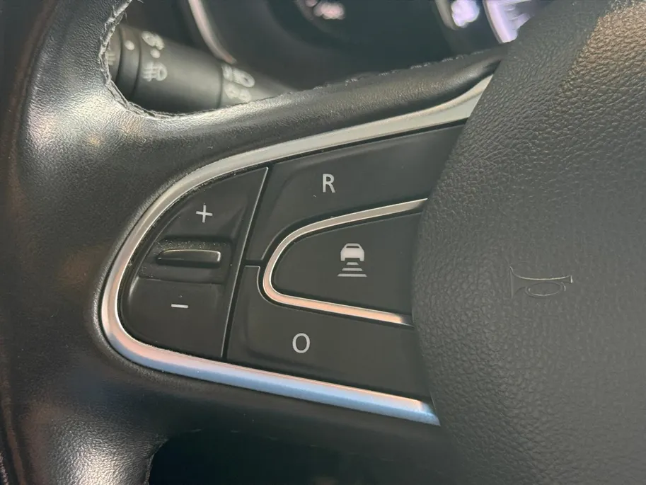 Renault Mégane 1.3 TCe Bose *Navi+Camera*Climate*Parkeersensoren*Head-up Display*Stoelverw.*Full option!